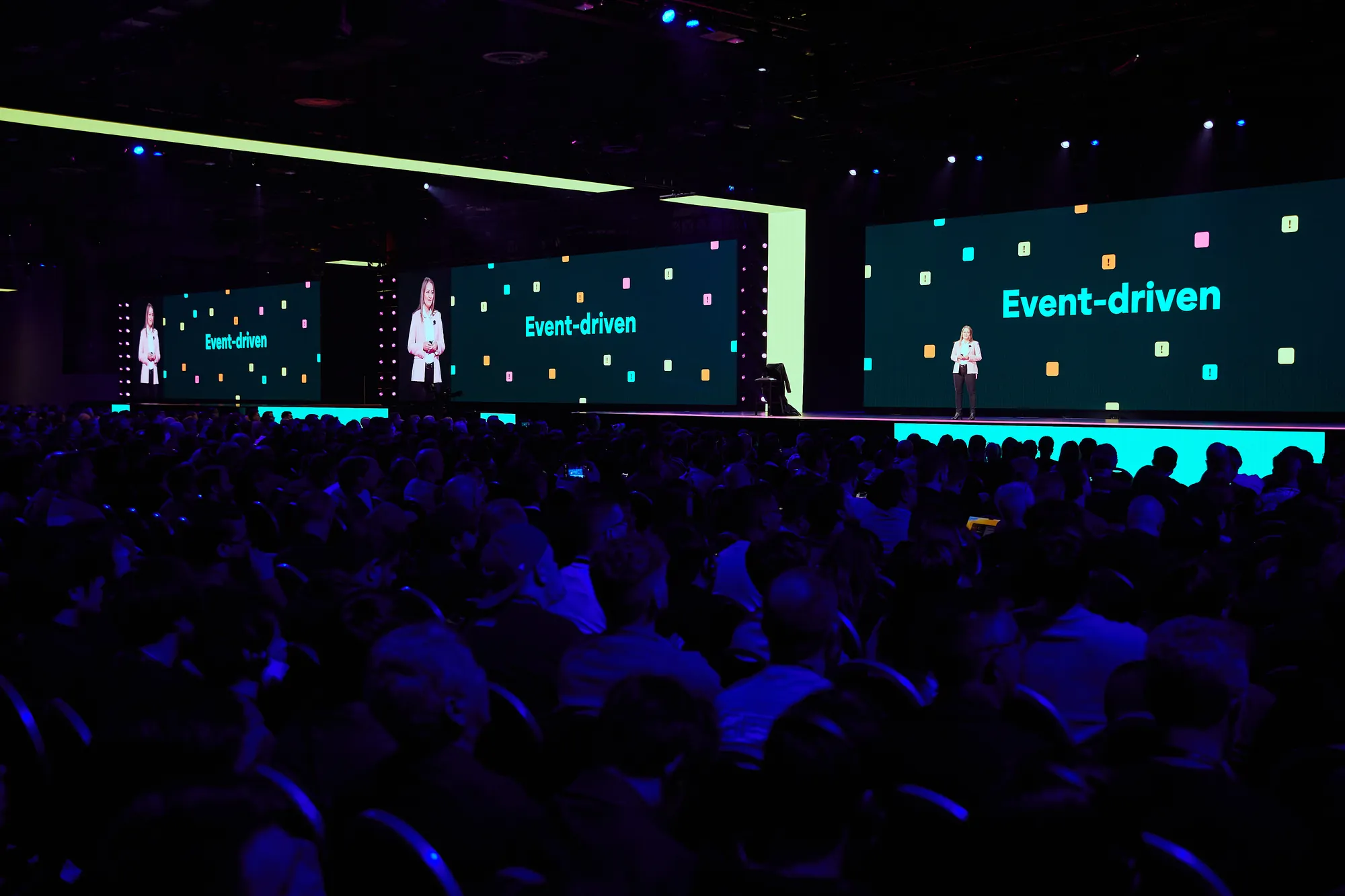 The wide stage during the event-driven section, screens running its length